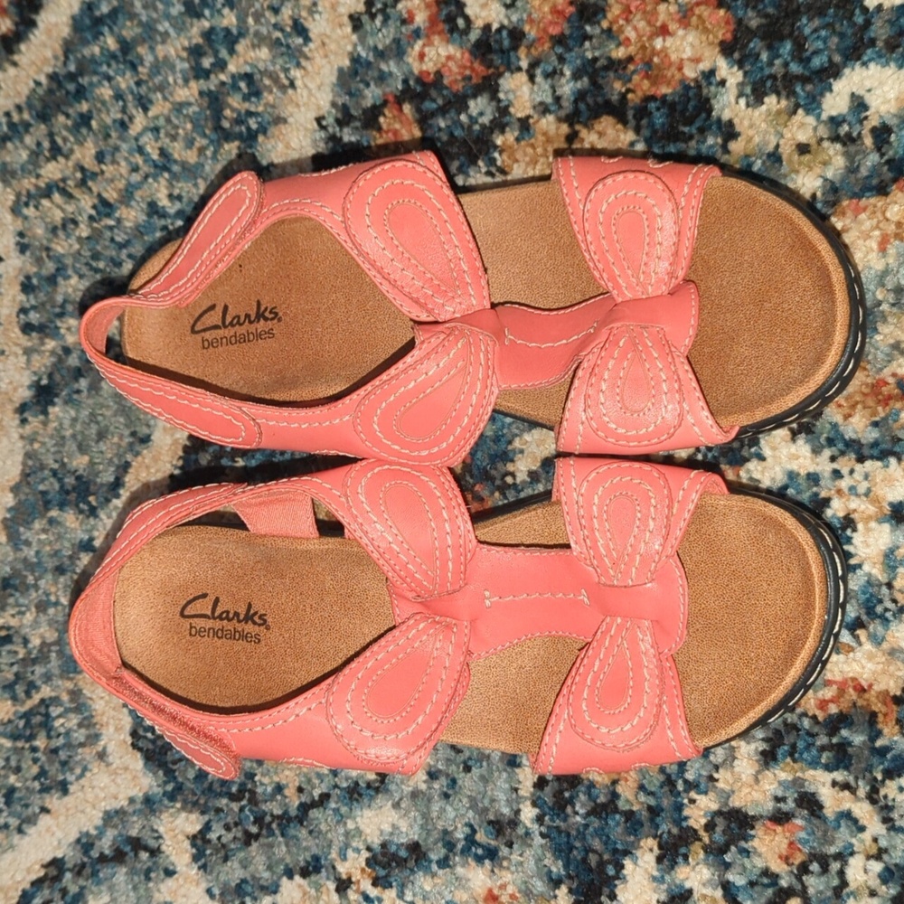 Clarks  Bundle Bendables Lexi Sandals Tan & Pink size 9W